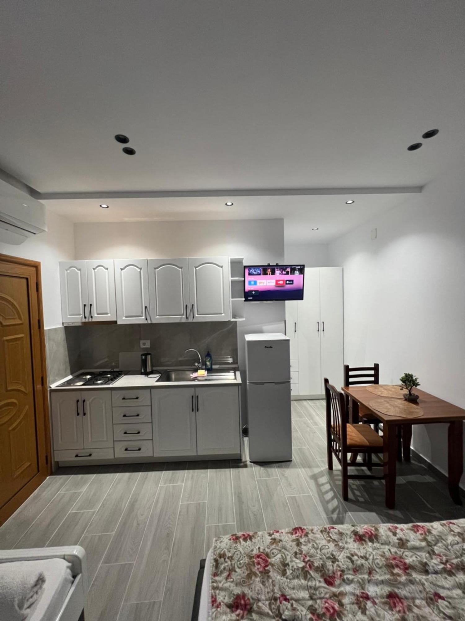 Vila Anxhelo Vlorë Buitenkant foto